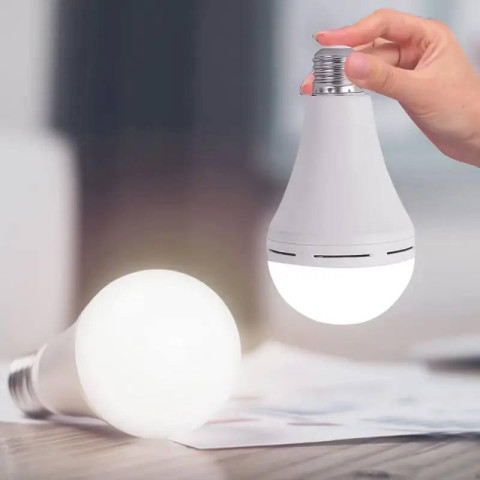 Led лампа із вбудованим акумулятором 7 Вт 60 мм, E27